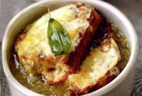 British Sage & Cheddar Onion Soup