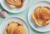 Warm Cinnamon Pear Puffs