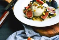 Fresh Figs with Creamy Burrata