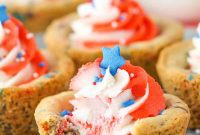 Stars and Stripes Chocolate Chip Cookie Cups